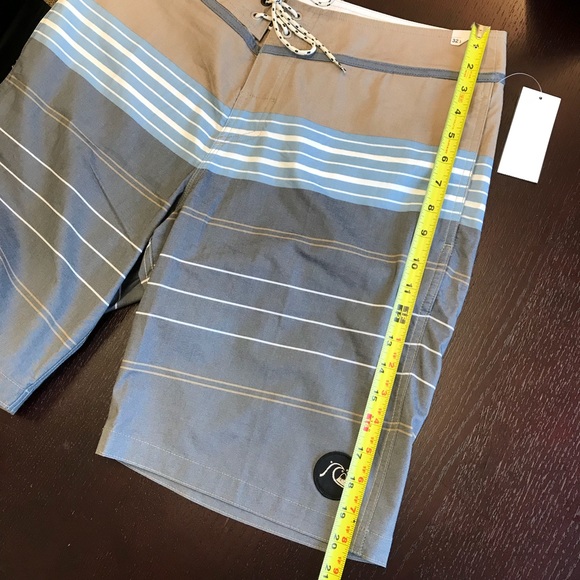 Quicksilver Mens Board Shorts NWT - Picture 5 of 6